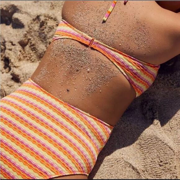 NWOT Aerie Striped Jaquard Cut Out Halter One Piece Small - Picture 2 of 10